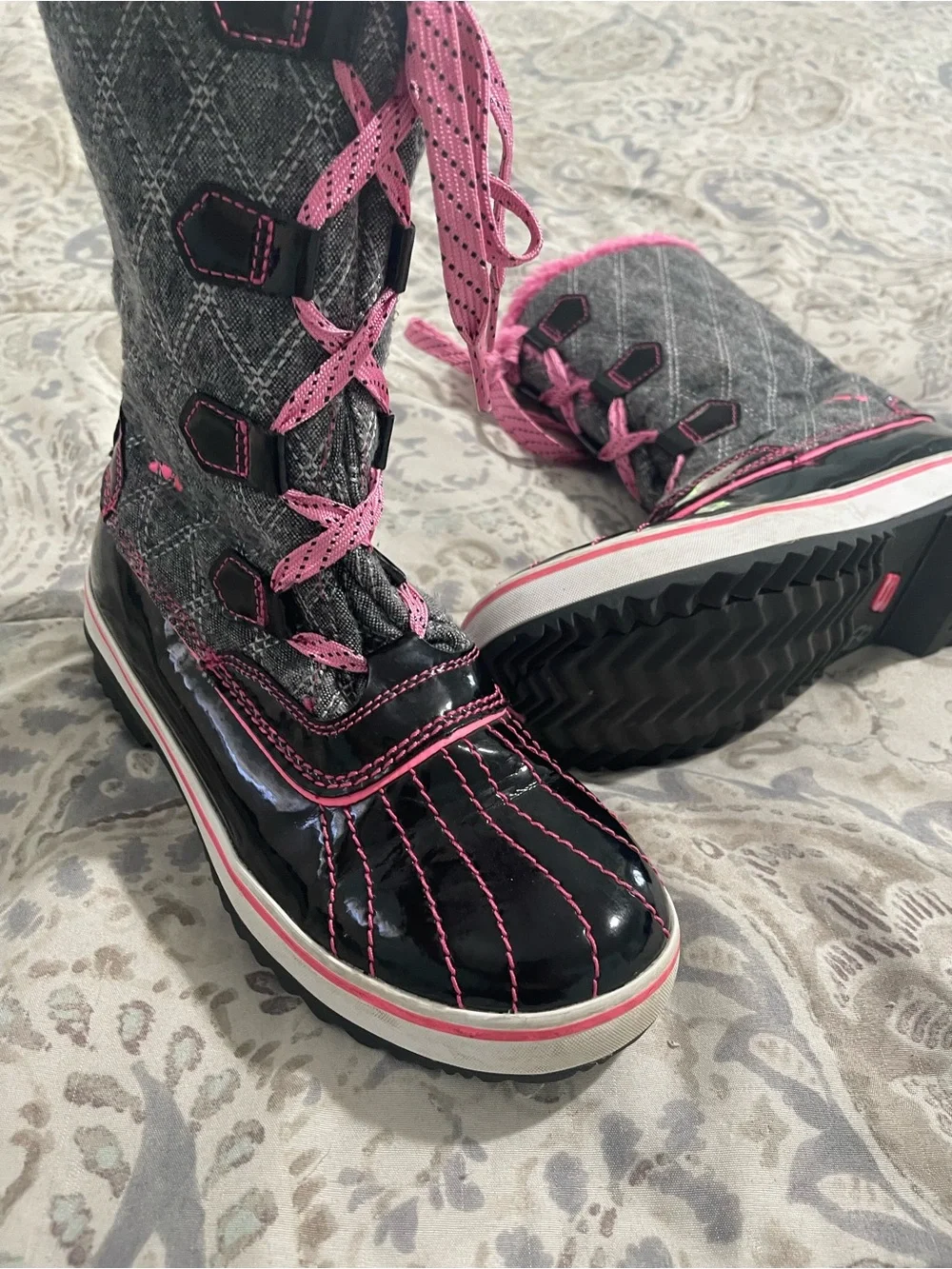 Skechers black pink